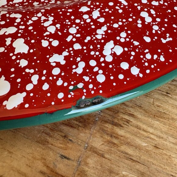 Robert Stanley Enamelware Serving Plates Chargers Red White Speckled Green Edge - Picture 6 of 13